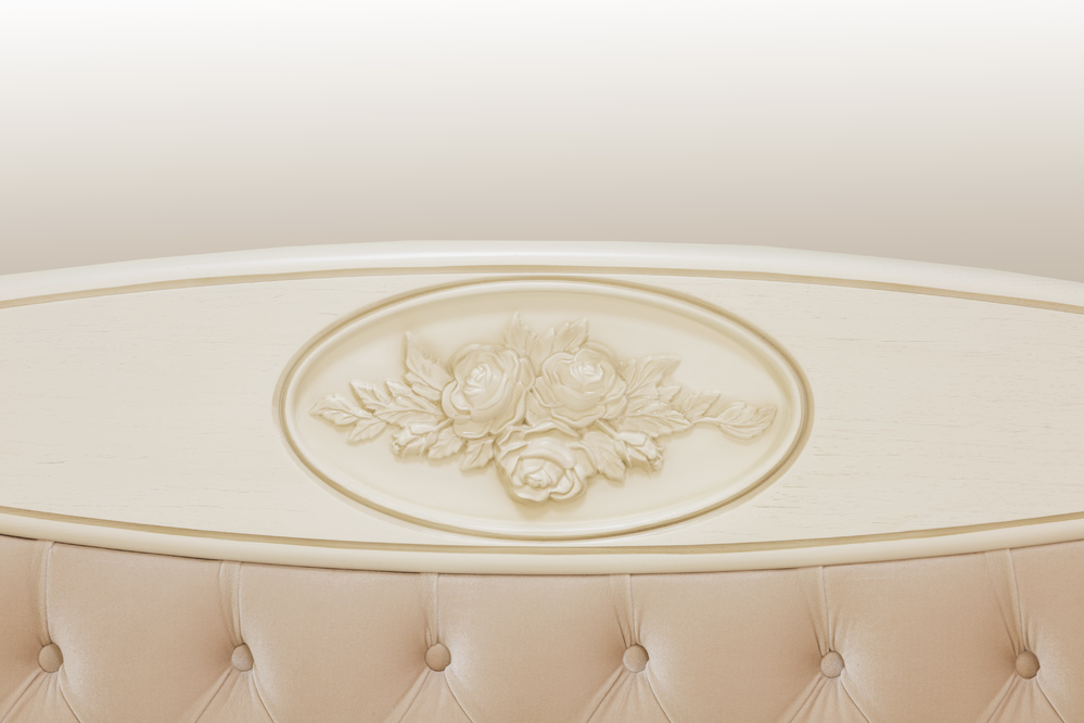 Кровать "Оскар" с патинированием (с изножьем, с декором "Розы", с мягким изголовьем из ткани )